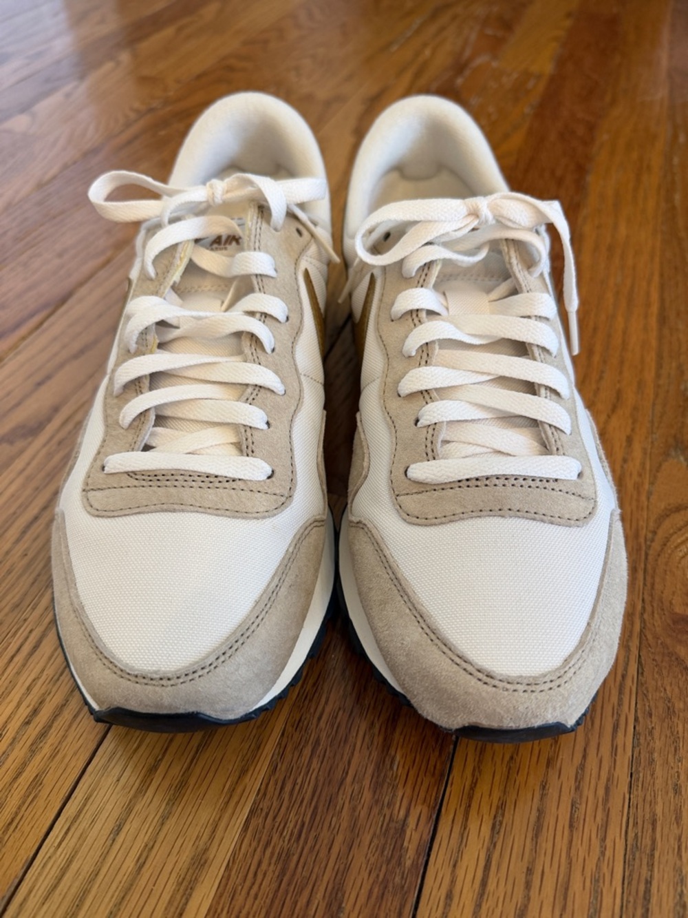 Nike Men's Cream & Tan Retro Runner Sneakers - Picture 2 of 7